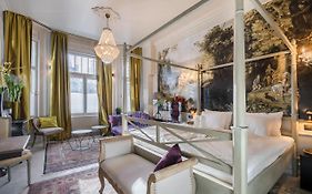 Bpr Violet Noir Apartment With A/C